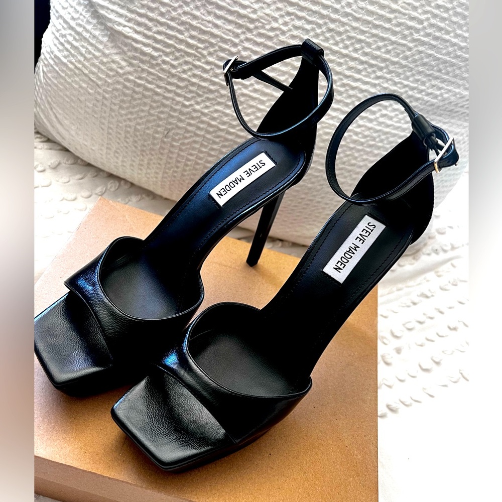 Steve Madden scorch black heel